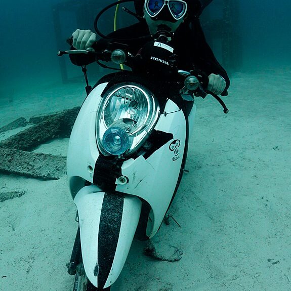 라차야이에 있는 스쿠터