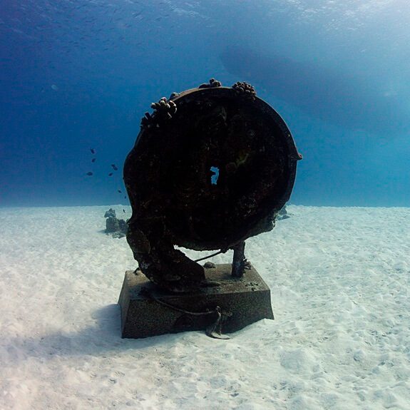 시밀란의 모뉴먼트 베이