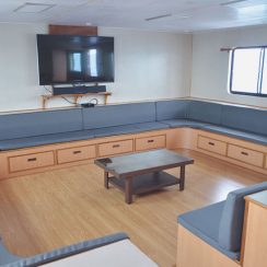 널찍하고 쾌적한 실내 휴식 공간