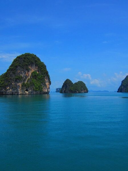 바다 위에 떠 있는 섬들