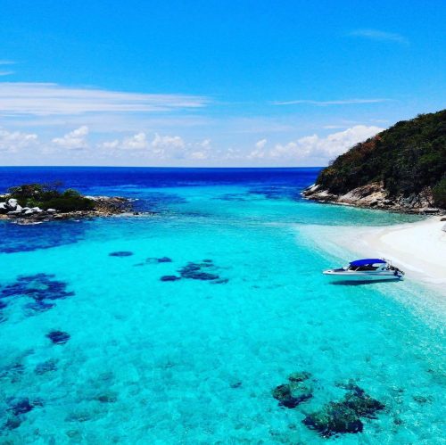 아름다운 색깔의 바다