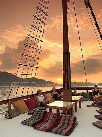 선셋을 즐기는 사람들