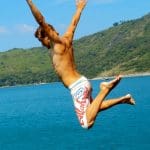 배에서 점프하며 놀기