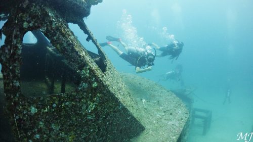 다이버와 난파선