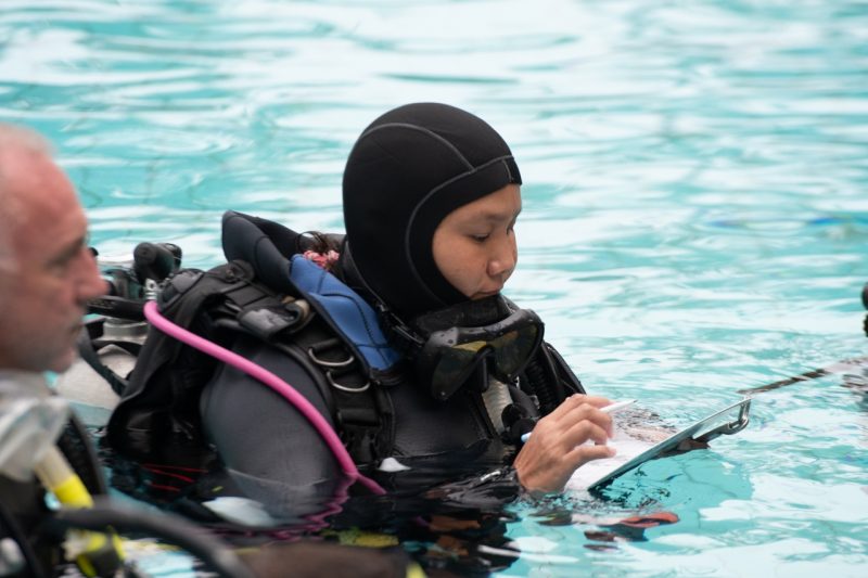 평가하고 있는 MJ